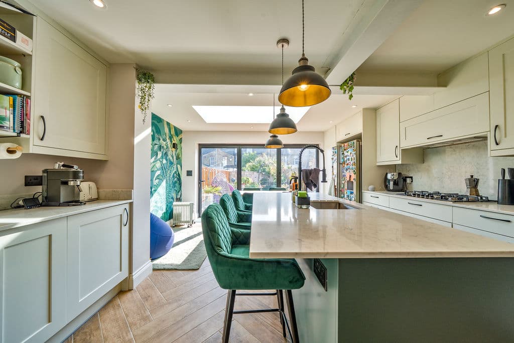 Haydons Road - Image 2