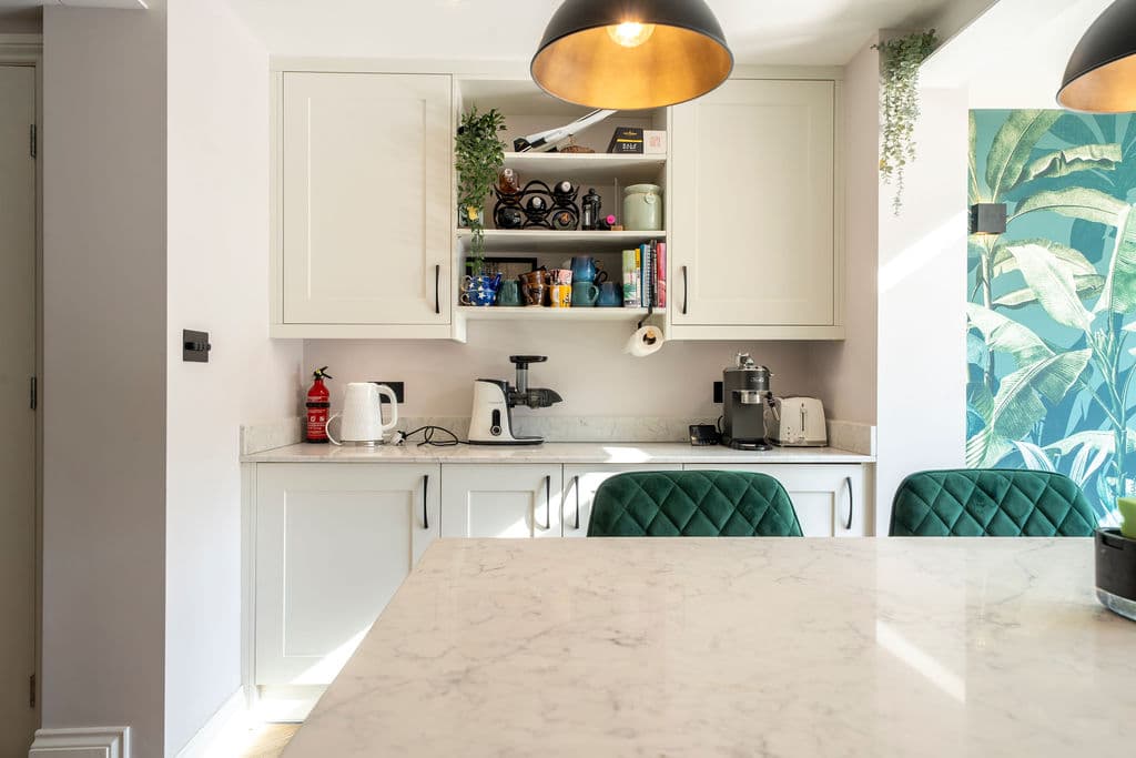 Haydons Road - Image 7