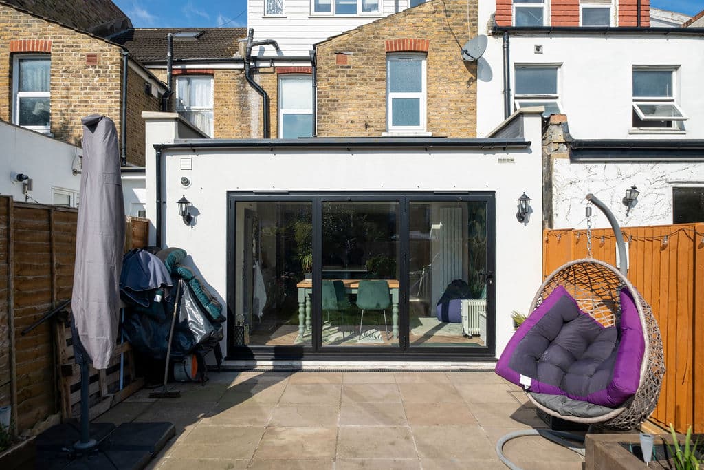 Haydons Road - Image 9