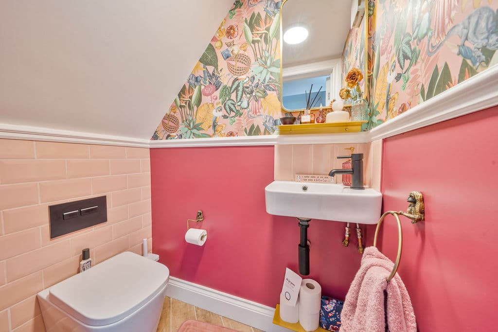 Haydons Road - Image 10